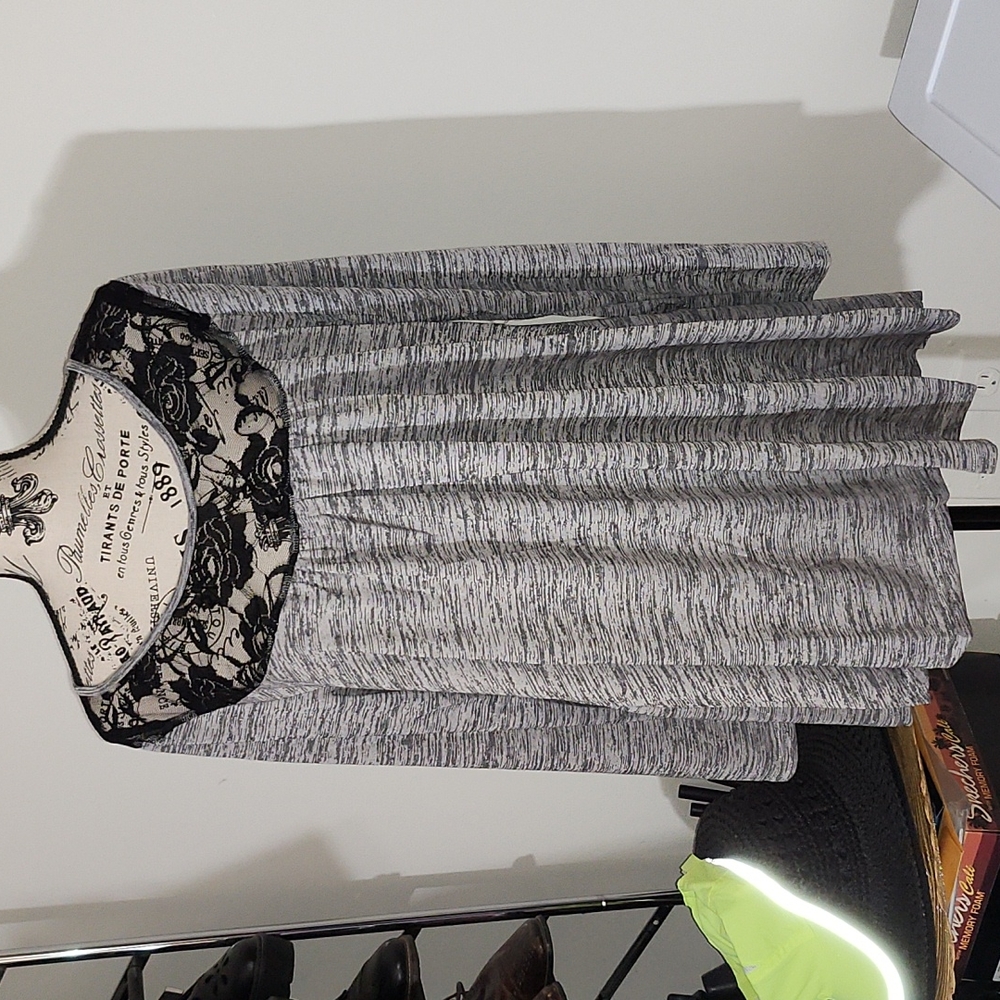 RoseGal gray and black lace smock top